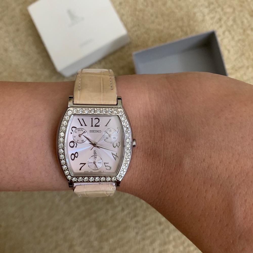 Seiko watch baby pink band